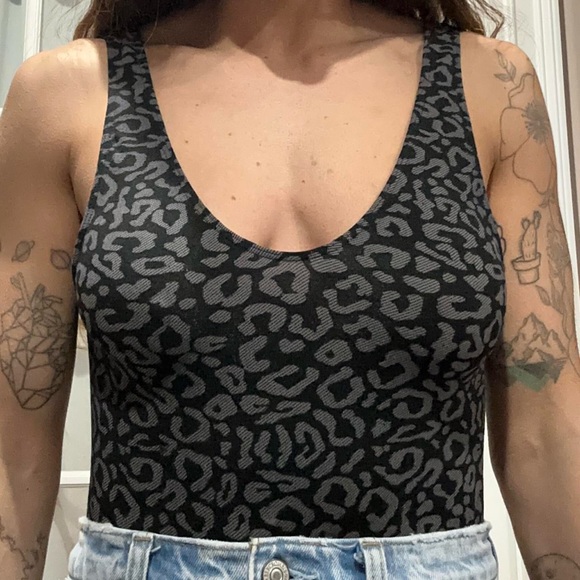 Topshop Leopard body suit with open back - Picture 3 of 8